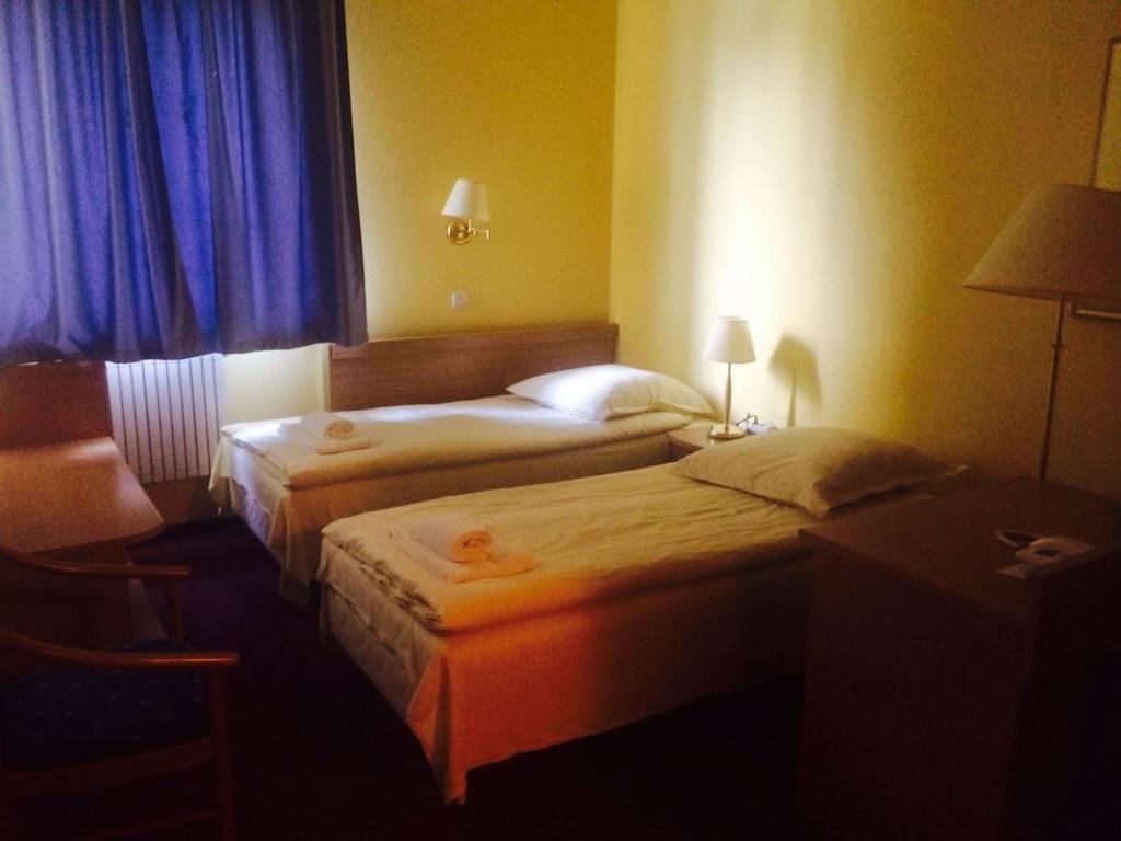 Rezydencja Parkowa Hotel Варшава Стая снимка