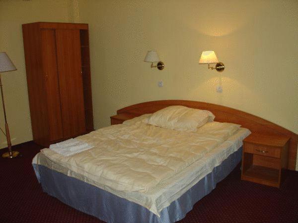 Rezydencja Parkowa Hotel Варшава Екстериор снимка